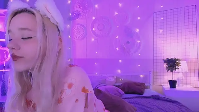 Snapshot of IrmaBell chatting on January 2025 11:41:01 AM IrmaBell online show from January 2025 11:41:01 AM