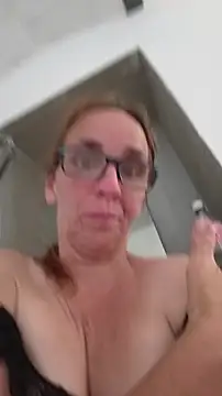 Dettybitch40 online show from June 2026 03:05:02 PM