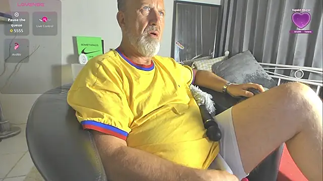 Snapshot of openminddaddy chatting on May 2026 10:14:02 PM openminddaddy online show from May 2026 10:14:02 PM