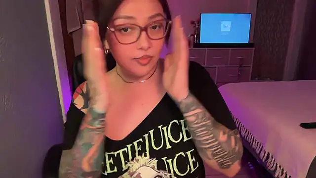 nativepumpkin95 online show from April 2026 04:32:01 AM