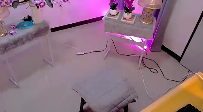 Snapshot of Asian_flabby chatting on December 2024 06:13:01 PM Asian flabby online show from December 2024 06:13:01 PM