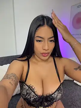 Sara mocca  online show from April 2026 04:59:01 PM