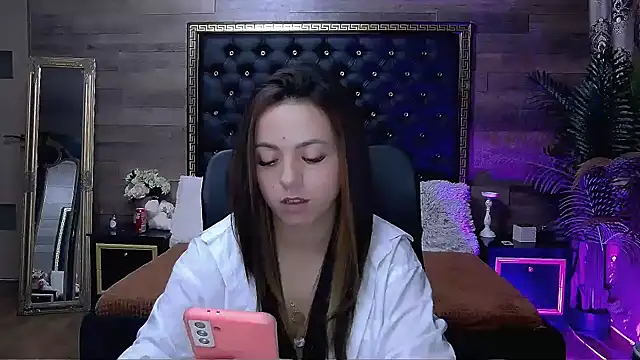 PlayfulElla online show from October 2025 05:17:02 AM