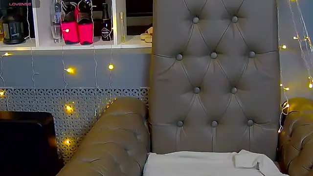 Snapshot of EveLibston chatting on February 2025 11:17:02 AM EveLibston online show from February 2025 11:17:02 AM