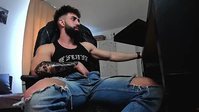 Snapshot of liamaesthetic chatting on April 2026 07:45:01 AM liamaesthetic online show from April 2026 07:45:01 AM