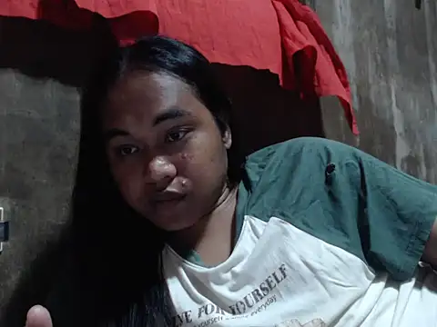 Snapshot of bettina_love chatting on September 2025 03:47:01 PM bettina love online show from September 2025 03:47:01 PM