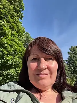 XLindaMilfX online show from June 2026 03:00:01 PM