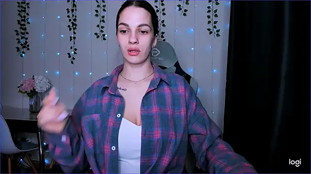 KarlaSim online show from February 2025 09:28:01 PM