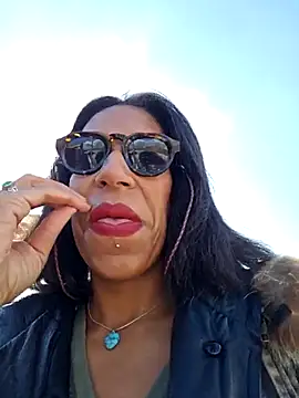 Goldenlace online show from March 2025 10:37:02 AM