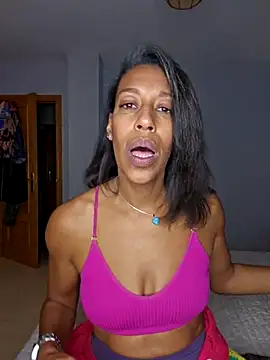 Goldenlace online show from November 2025 05:56:02 PM