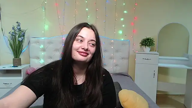 Snapshot of MilanaPrice chatting on January 2025 03:37:02 AM MilanaPrice online show from January 2025 03:37:02 AM