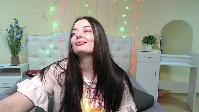 Snapshot of MilanaPrice chatting on January 2025 03:47:02 AM MilanaPrice online show from January 2025 03:47:02 AM