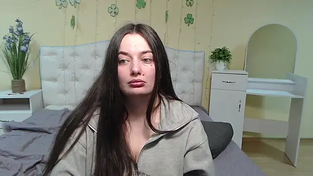 Snapshot of MilanaPrice chatting on March 2025 03:47:02 PM MilanaPrice online show from March 2025 03:47:02 PM