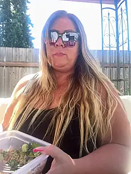 JESS LOVES online show from June 2026 11:53:02 PM