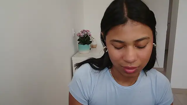 Snapshot of dark_enchantress_ chatting on December 2024 07:22:01 PM dark enchantress online show from December 2024 07:22:01 PM