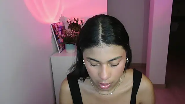 Snapshot of dark_enchantress_ chatting on January 2025 11:34:02 PM dark enchantress online show from January 2025 11:34:02 PM