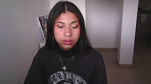 Snapshot of dark_enchantress_ chatting on January 2025 09:57:01 PM dark enchantress online show from January 2025 09:57:01 PM