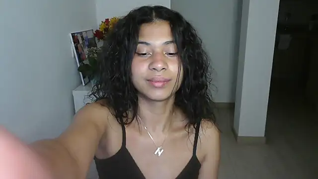 Snapshot of dark_enchantress_ chatting on January 2025 01:39:01 AM dark enchantress online show from January 2025 01:39:01 AM