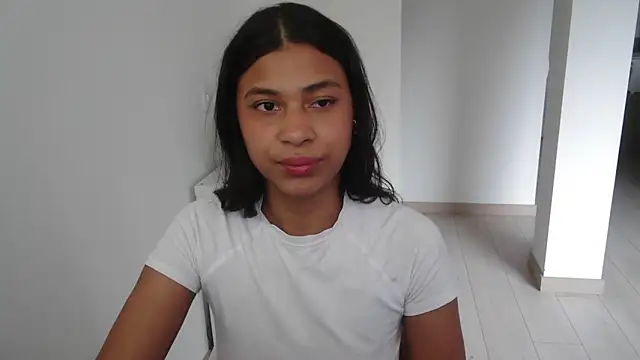 Snapshot of dark_enchantress_ chatting on February 2025 09:20:02 PM dark enchantress online show from February 2025 09:20:02 PM