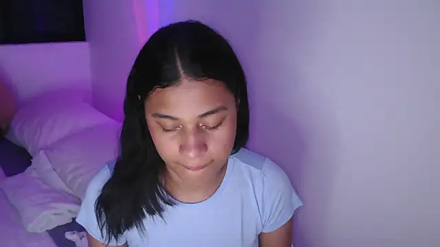 Snapshot of dark_enchantress_ chatting on March 2025 12:05:01 AM dark enchantress online show from March 2025 12:05:01 AM