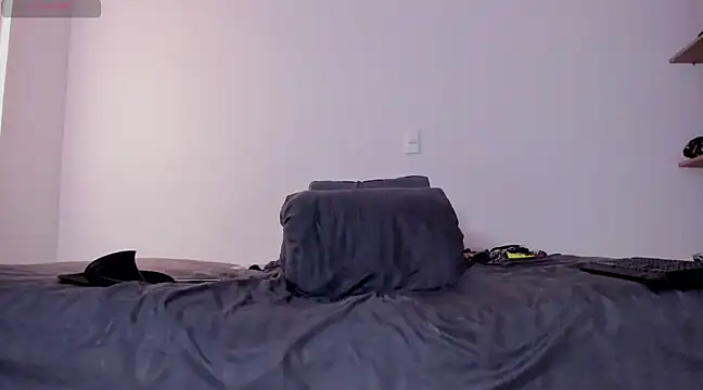 Snapshot of Cloudy_pigDude chatting on March 2025 03:18:01 PM Cloudy pigDude online show from March 2025 03:18:01 PM