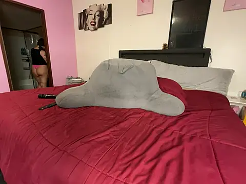 AngelSinz69 online show from December 2024 02:33:01 PM