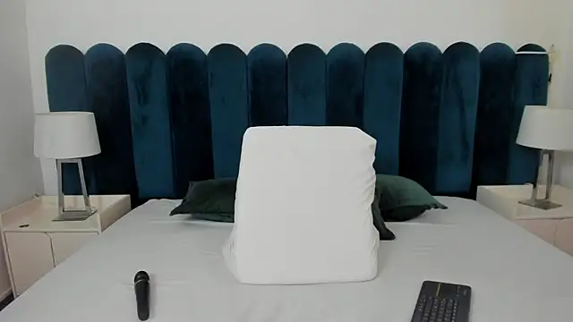 marianaaguii online show from November 2025 01:10:01 PM