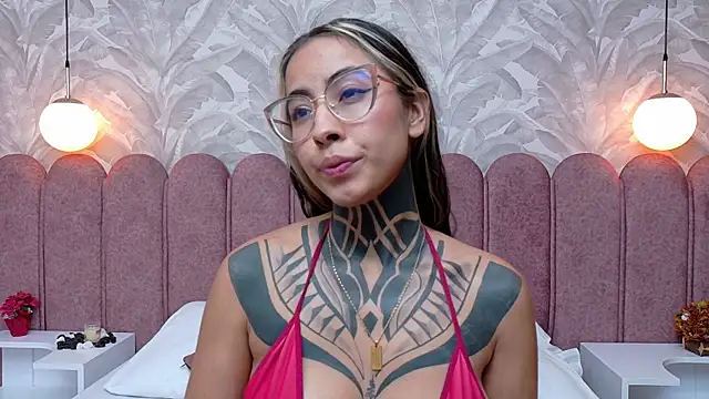 NicoleBlum online show from February 2025 04:46:01 PM