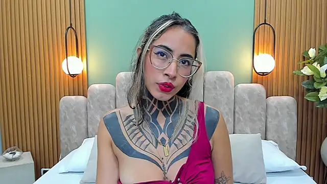 NicoleBlum online show from March 2025 03:56:01 PM