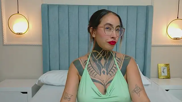 NicoleBlum online show from April 2026 08:10:02 PM