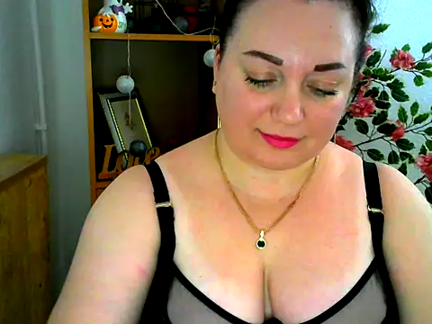 Snapshot of AmanaGi chatting on November 2025 03:11:02 PM AmanaGi online show from November 2025 03:11:02 PM