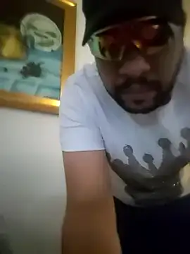 Snapshot of eljefe1119 chatting on February 2025 07:45:02 PM eljefe1119 online show from February 2025 07:45:02 PM