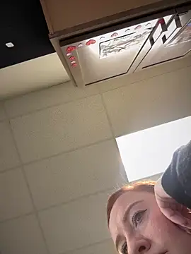 Snapshot of cinnatitties chatting on September 2025 01:44:02 PM cinnatitties online show from September 2025 01:44:02 PM