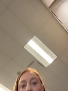 Snapshot of cinnatitties chatting on October 2025 03:04:01 PM cinnatitties online show from October 2025 03:04:01 PM