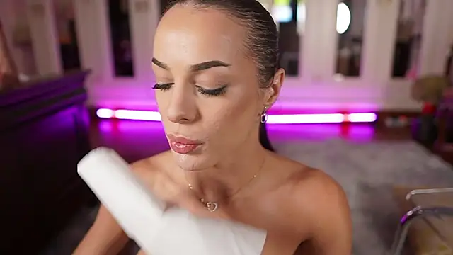 Snapshot of Katyerave chatting on January 2025 08:15:02 PM Katyerave online show from January 2025 08:15:02 PM