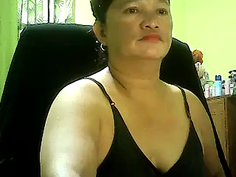 Snapshot of hott_scarlett chatting on January 2025 01:05:01 PM hott scarlett online show from January 2025 01:05:01 PM