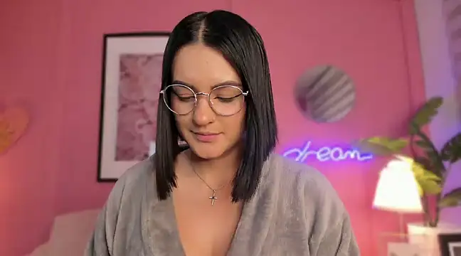 Snapshot of SoySaraa chatting on January 2025 08:03:01 AM SoySaraa online show from January 2025 08:03:01 AM