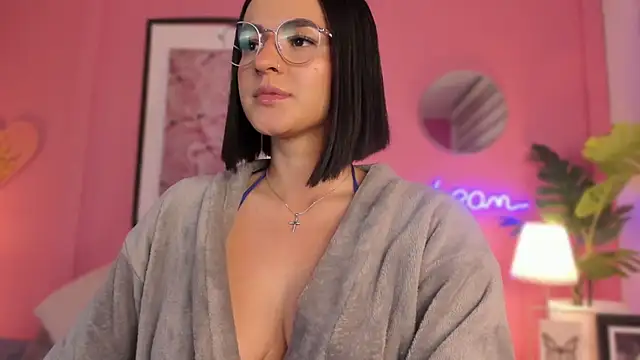 Snapshot of SoySaraa chatting on January 2025 08:18:02 AM SoySaraa online show from January 2025 08:18:02 AM