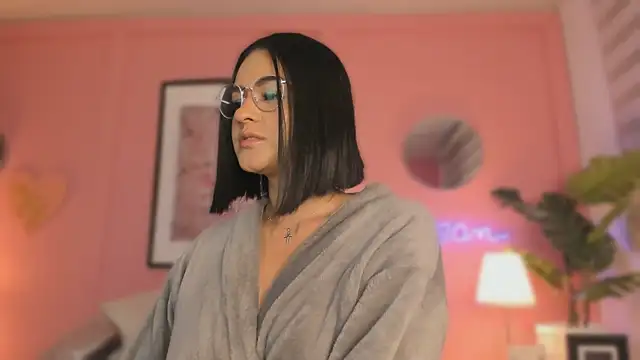 Snapshot of SoySaraa chatting on February 2025 09:30:02 AM SoySaraa online show from February 2025 09:30:02 AM