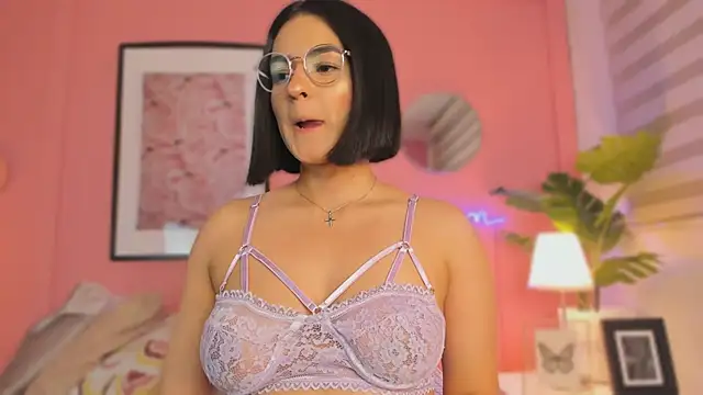 Snapshot of SoySaraa chatting on March 2025 05:05:02 AM SoySaraa online show from March 2025 05:05:02 AM