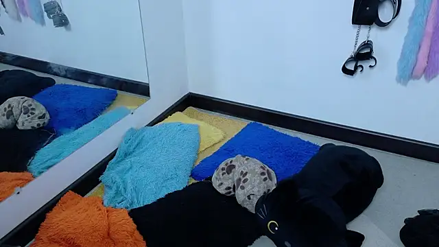 Snapshot of Catwhite_ chatting on January 2025 03:18:02 PM Catwhite online show from January 2025 03:18:02 PM