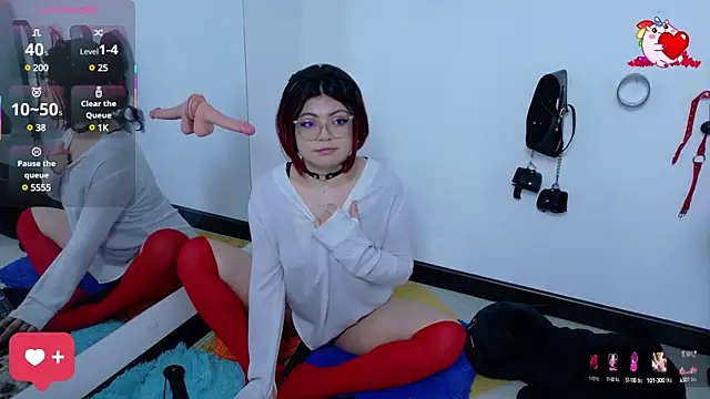 Snapshot of Catwhite_ chatting on March 2025 03:29:02 PM Catwhite online show from March 2025 03:29:02 PM