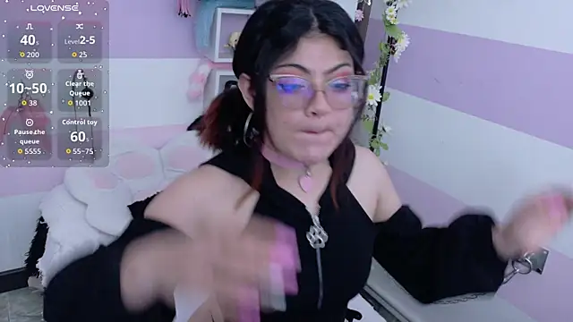 Catwhite  online show from April 2026 04:44:02 PM