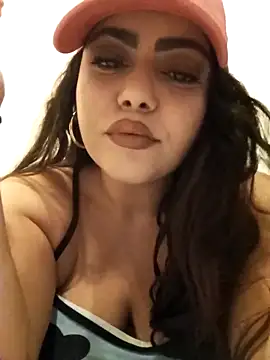 AriaRussell online show from November 2025 02:50:01 PM