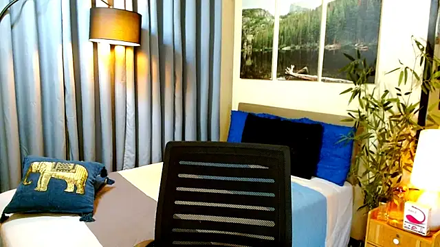 Anna Leah online show from January 2025 11:42:02 AM