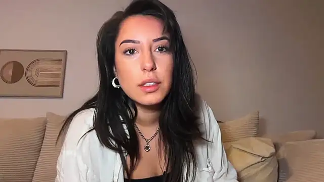 Snapshot of SissiVienna chatting on March 2026 08:45:02 PM SissiVienna online show from March 2026 08:45:02 PM