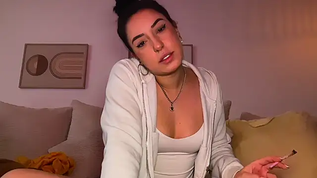 Snapshot of SissiVienna chatting on March 2026 02:05:02 PM SissiVienna online show from March 2026 02:05:02 PM