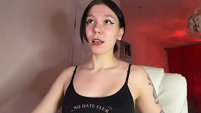 Snapshot of pinkdolly18 chatting on February 2025 09:31:01 PM pinkdolly18 online show from February 2025 09:31:01 PM