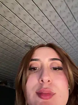 Snapshot of Sam_Thompsoon_ chatting on February 2025 10:31:01 PM Sam Thompsoon online show from February 2025 10:31:01 PM