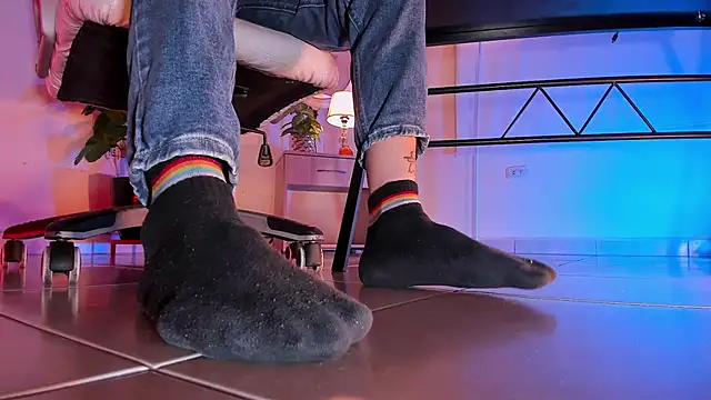 ArchieCollins online show from September 2025 06:04:02 AM